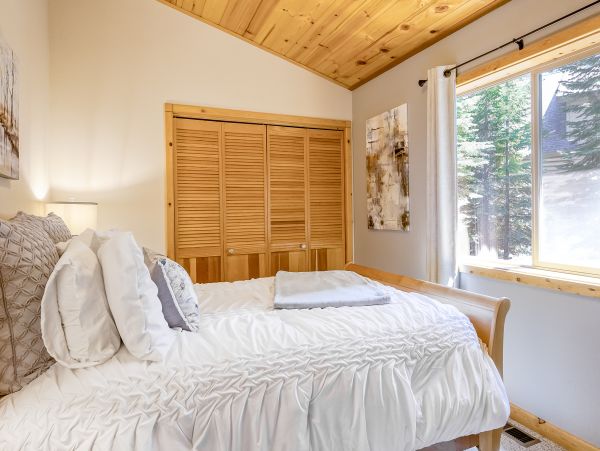 Lake Tahoe North Shore Home 1025289