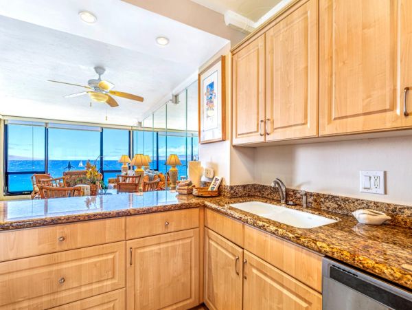 Oceanfront Kaanapali Vacation Condo One Bedroom