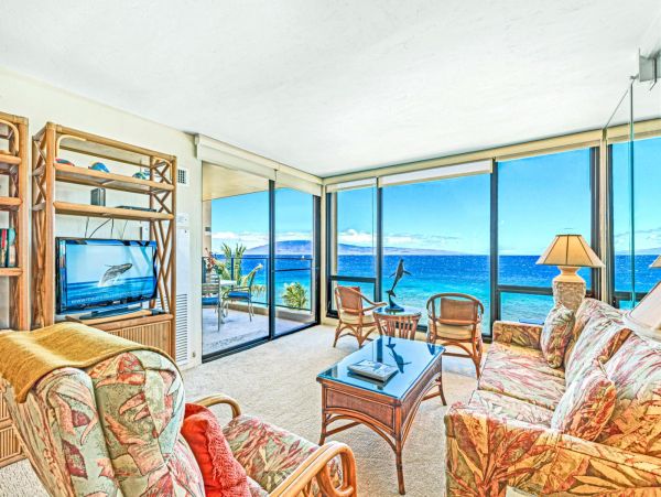 Oceanfront Kaanapali Vacation Condo One Bedroom