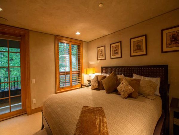 3 Plus Loft Luxury Ski in Ski out Golden Peak