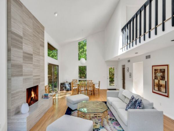 Luxury Hamptons 3 Bedroom Home Walk to Beach
