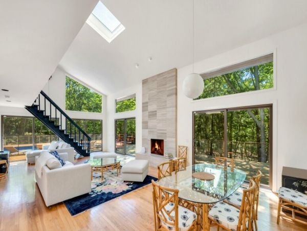 Luxury Hamptons 3 Bedroom Home Walk to Beach
