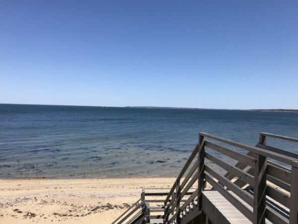 Luxury Hamptons 3 Bedroom Home Walk to Beach