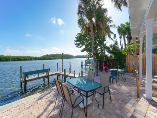 Walk to Beach Siesta Key Luxury Vacation Condo One Bedroom