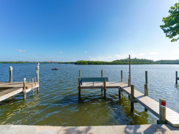 Walk to Beach Siesta Key Luxury Vacation Condo One Bedroom