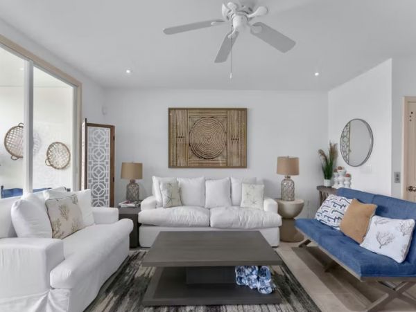 Lovely 3 Bedroom Townhouse Walk to Beach
