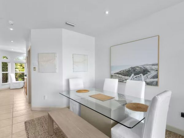 Lovely 3 Bedroom Townhouse Walk to Beach