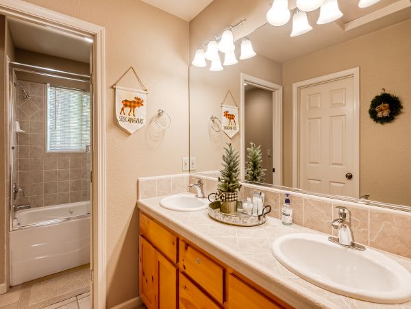 Lake Tahoe North Shore Home 1025345