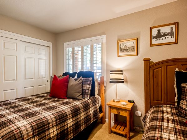 Lake Tahoe North Shore Home 1025345
