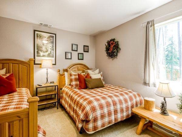 Lake Tahoe North Shore Home 1025345