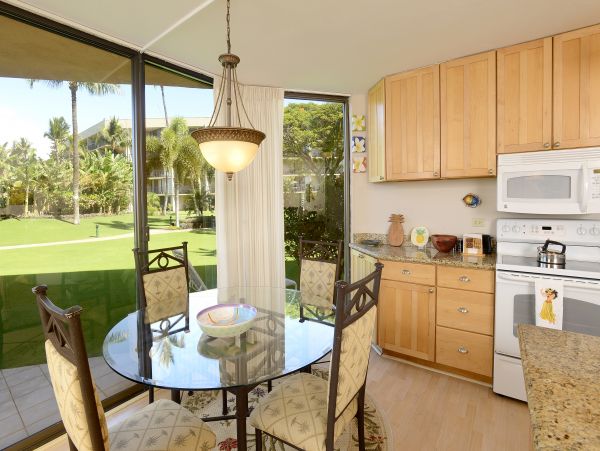 Lovely Garden-Level 2 Bedroom Condo