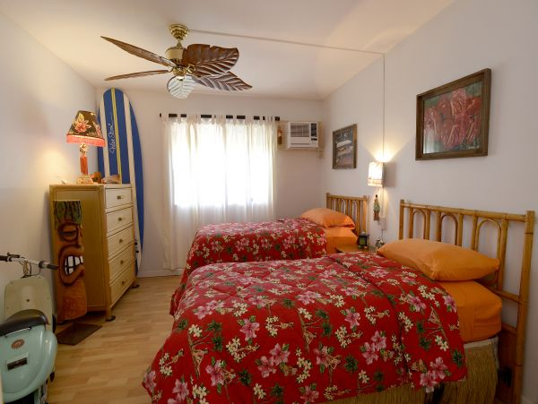 Lovely Garden-Level 2 Bedroom Condo