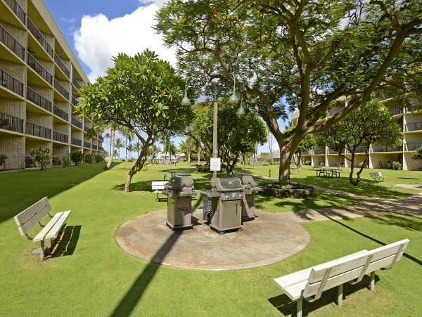 Lovely Garden-Level 2 Bedroom Condo
