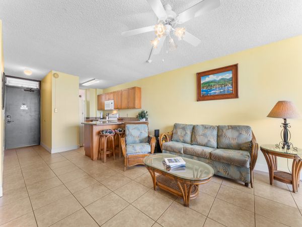 Cozy Bright Condo With Amazing Views