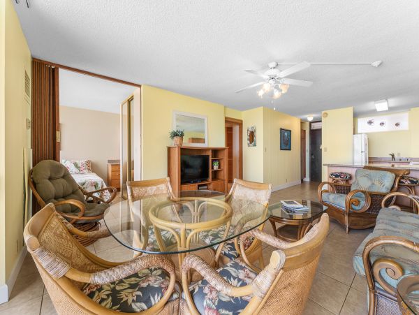 Cozy Bright Condo With Amazing Views