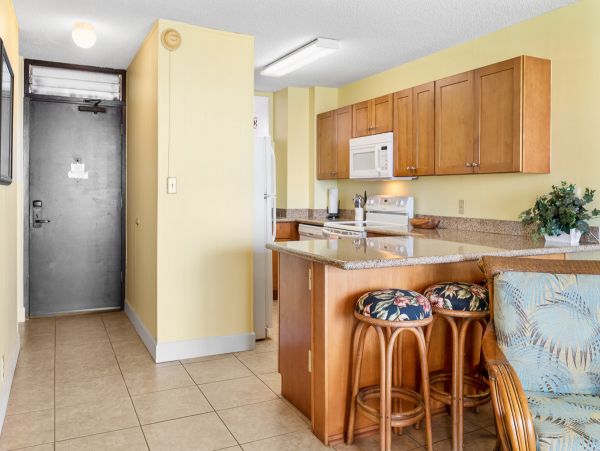 Cozy Bright Condo With Amazing Views