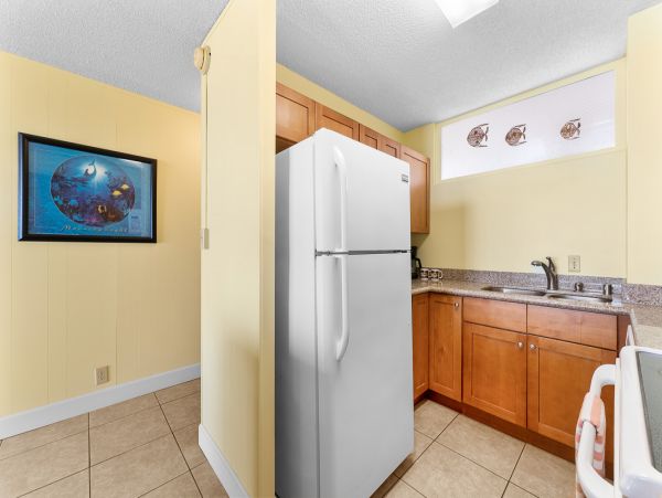Cozy Bright Condo With Amazing Views