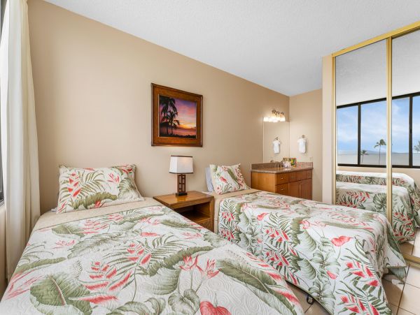Cozy Bright Condo With Amazing Views
