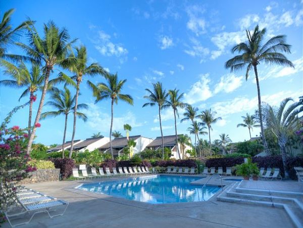 Kihei Vacation Condo Two Bedroom Walk to Beach