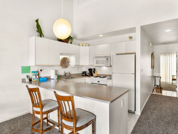 Kihei Vacation Condo Two Bedroom Walk to Beach