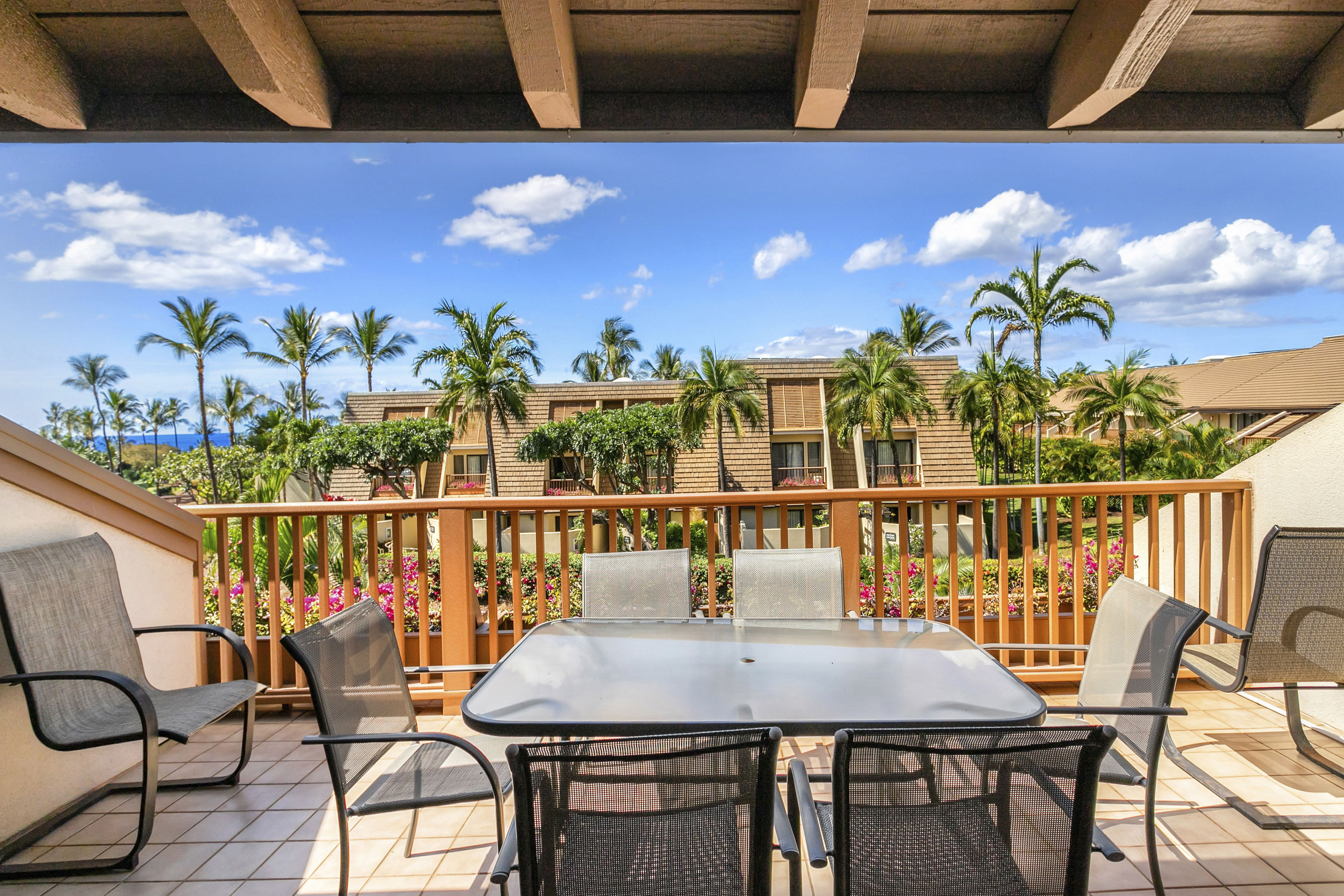 Kihei Vacation Condo Two Bedroom Walk to Beach