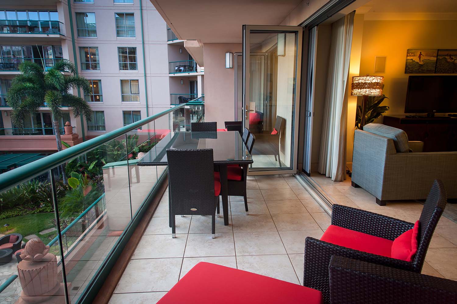 Kaanapali Luxurious Three Bedroom Condo with Amazing Views
