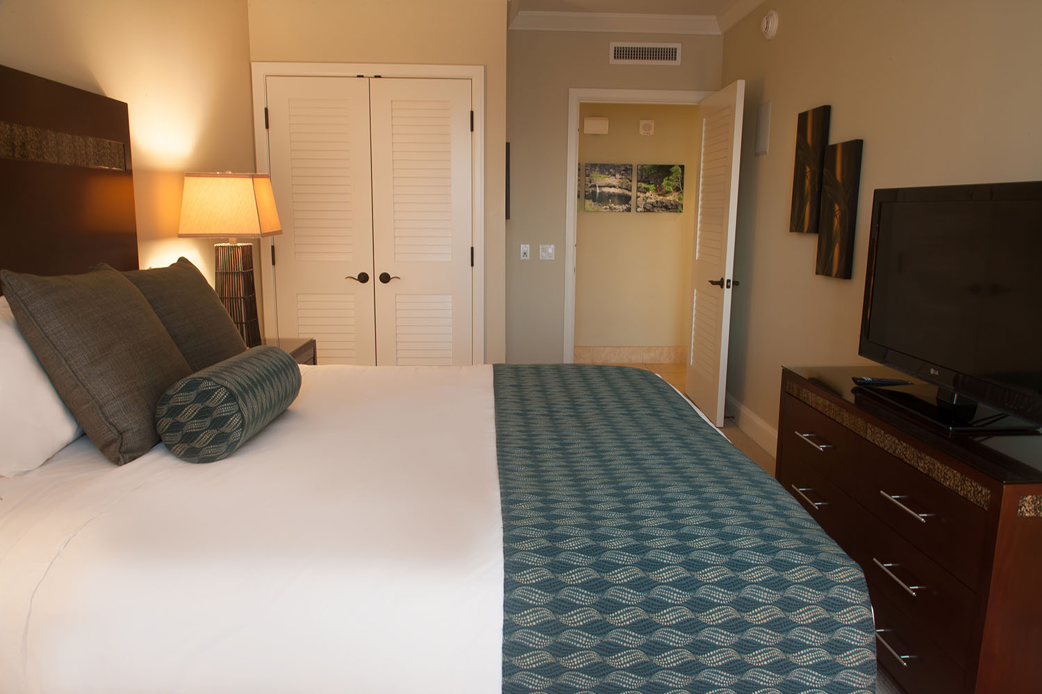 Kaanapali Luxurious Three Bedroom Condo with Amazing Views