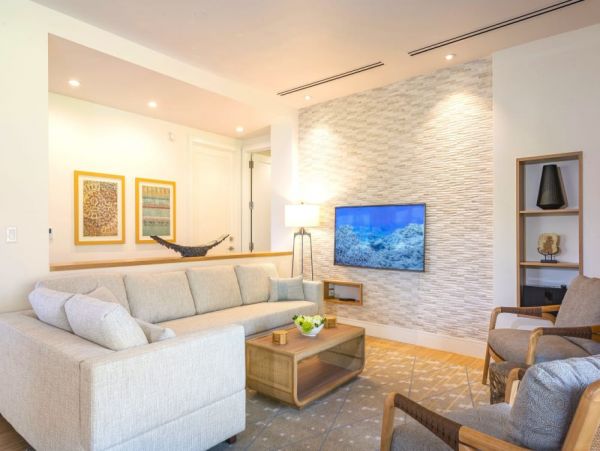 Spacious Luxury Contemporary Condo