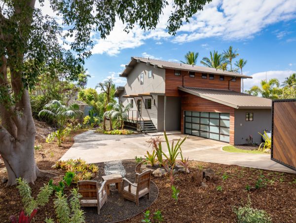 Luxury Maui Vacation Rental Oceanview Penthouse with Pool & Lanais
