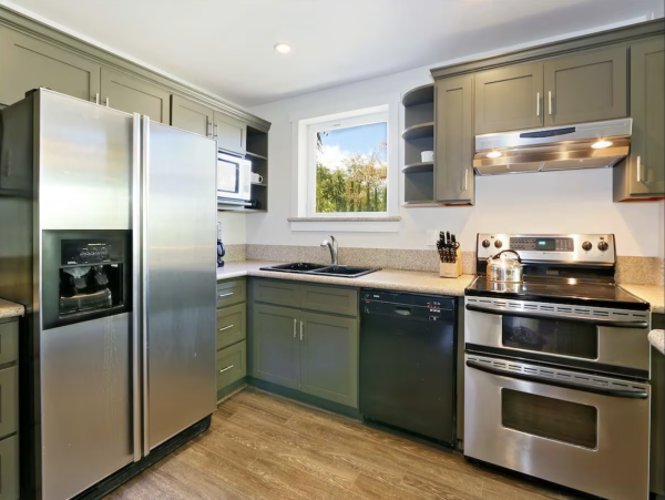 Gorgeous 4 Bedroom Rental in Kihei  Beach Just Across Street!