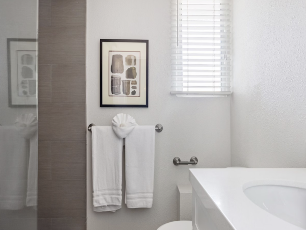Gorgeous 4 Bedroom Rental in Kihei  Beach Just Across Street!