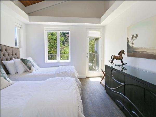 Gorgeous 4 Bedroom Rental in Kihei  Beach Just Across Street!