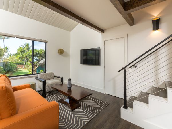 6 Bedroom Duplex Penthouse, Walk to Beach