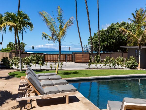 Villa Estate Upscale Oceanfront  Vacation Estate Maui  9- 13 Private Villas