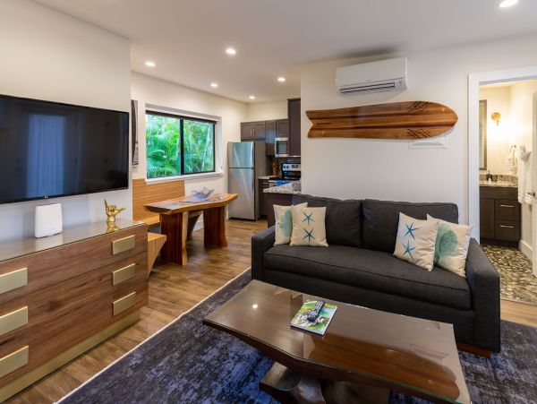 Villa Estate Upscale Oceanfront  Vacation Estate Maui  9- 13 Private Villas