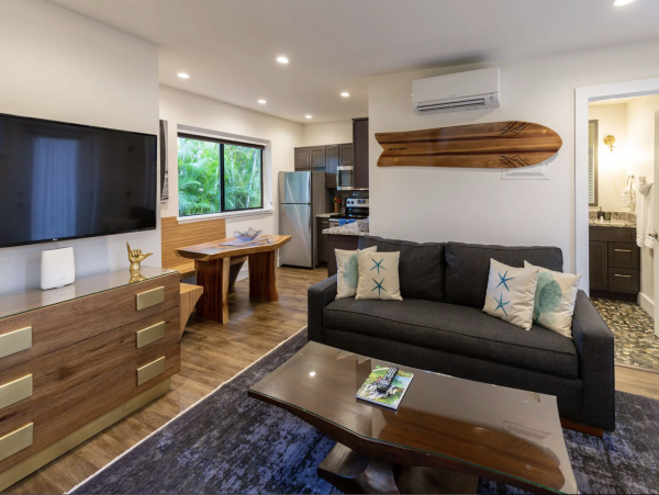 Villa Estate Upscale Oceanfront  Vacation Estate Maui  9- 13 Private Villas