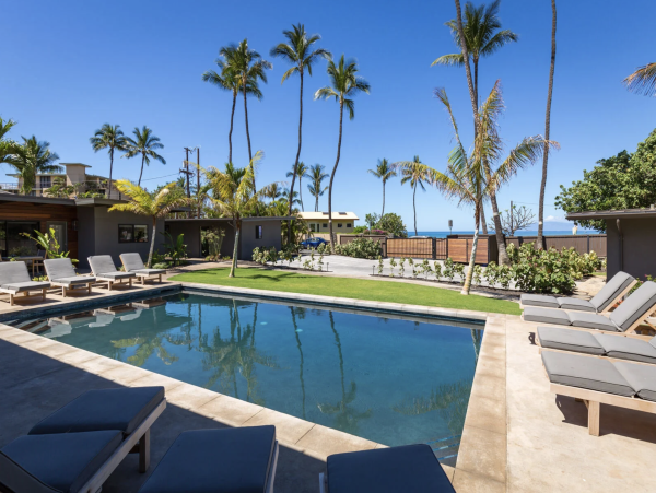 Villa Estate Upscale Oceanfront  Vacation Estate Maui  9- 13 Private Villas