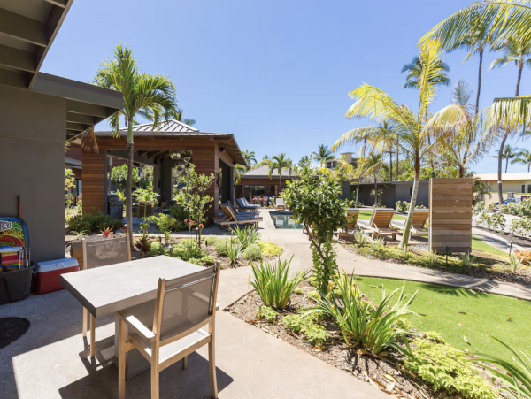 Villa Estate Upscale Oceanfront  Vacation Estate Maui  9- 13 Private Villas