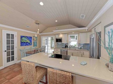 Breakfast Bar with Seating