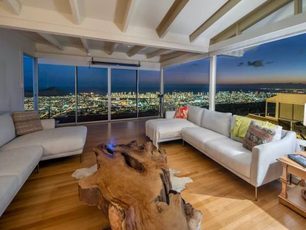 Three Bedroom Vacation Condo with Amazing Views in Honolulu