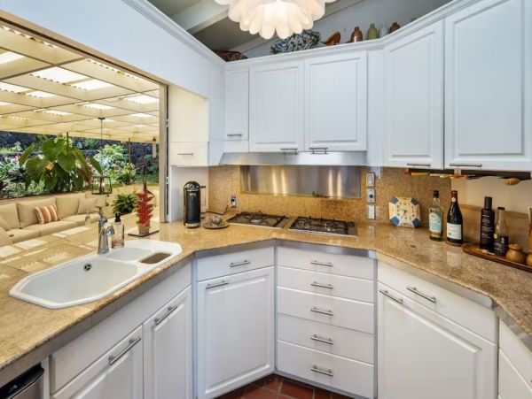 Three Bedroom Vacation Condo with Amazing Views in Honolulu