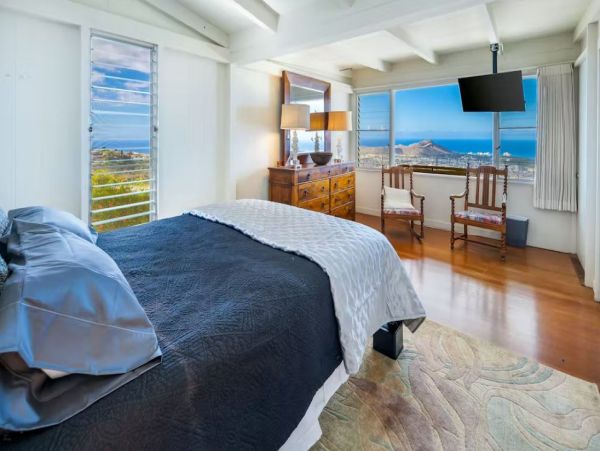 Three Bedroom Vacation Condo with Amazing Views in Honolulu