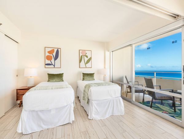 Gorgeous Ocean 2 Bedroom - 19th Floor