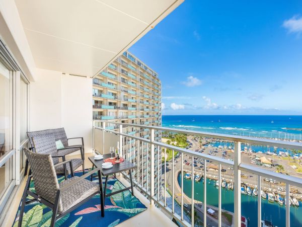 Gorgeous Ocean 2 Bedroom - 19th Floor