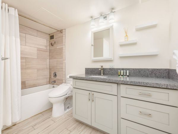 Gorgeous Ocean 2 Bedroom - 19th Floor