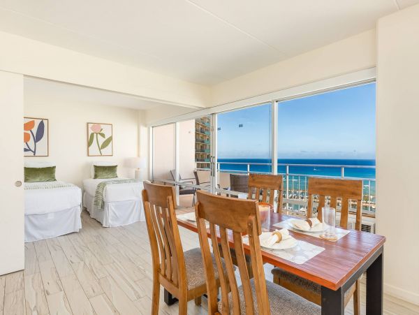 Gorgeous Ocean 2 Bedroom - 19th Floor
