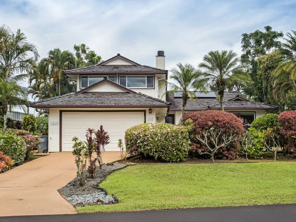 Walk to beach Princeville Vacation Home Three Bedroom