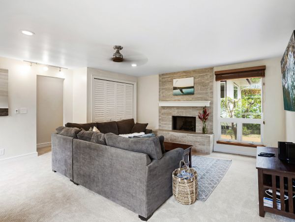 Walk to beach Princeville Vacation Home Three Bedroom
