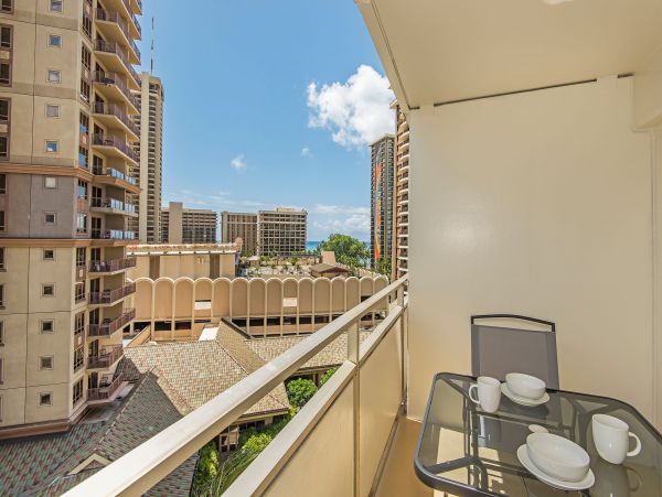 WAIKIKI 2 BEDROOM