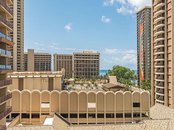 WAIKIKI 2 BEDROOM